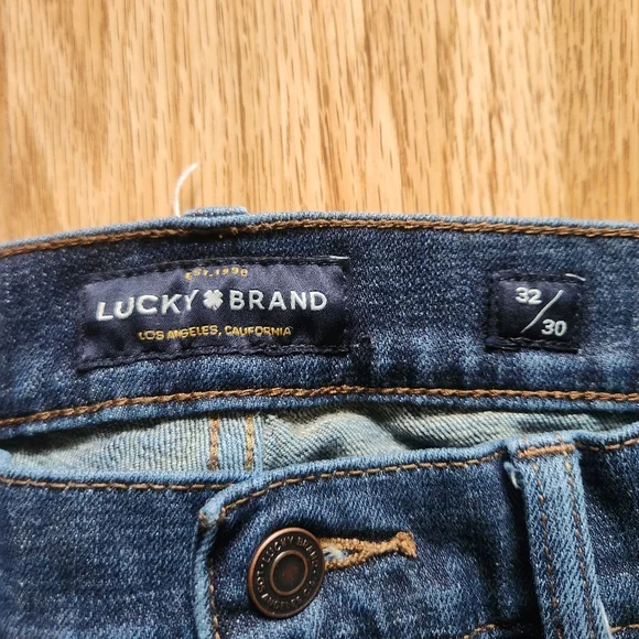 Lucky Brand 221 Straight Jeans - Picture 5 of 12